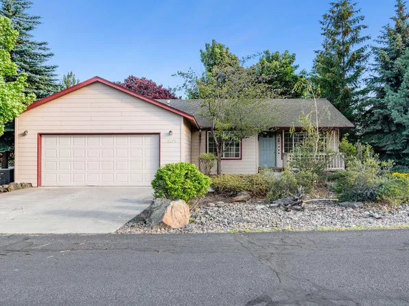 2279 NE Edgewater Dr, Bend, OR 97701