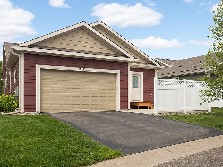 15590 Duck Trail Ln — Photo 37
