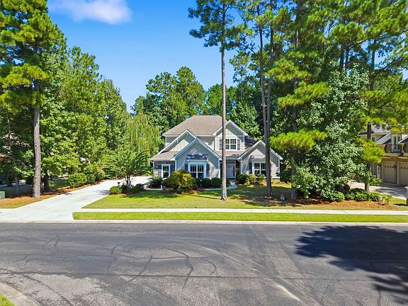 3rd image of 296 Chamberlain Dr.