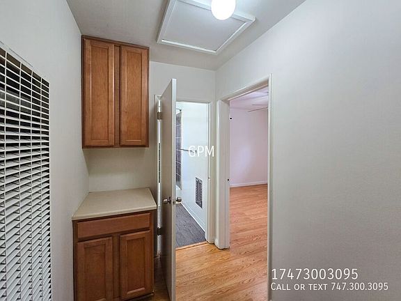 4th image of 407 S Park View St #D