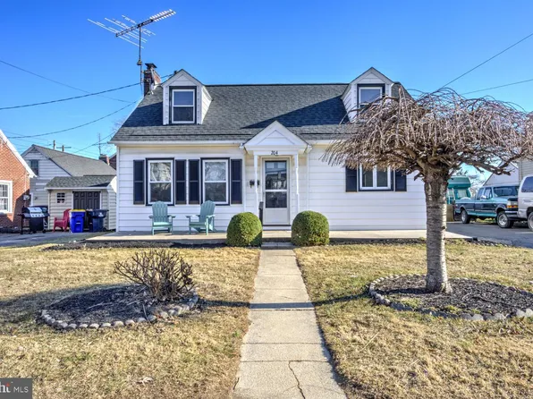 204 Locust St, New Holland, PA 17557