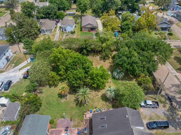 913 5th Ave, Lake Charles, LA 70601