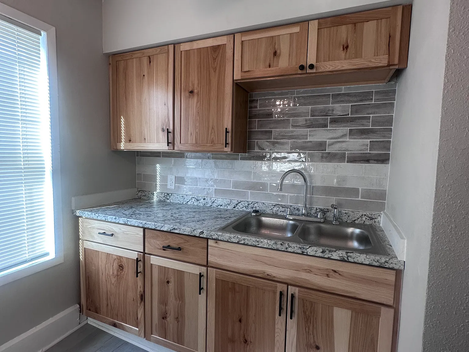 1 bed, 600 sqft, $925 — Photo 2