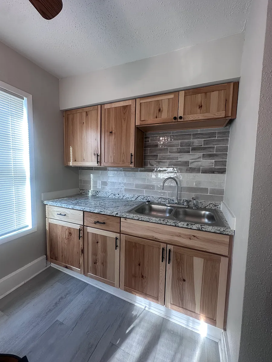 Building Photo - 1719 Sturdevant St #2