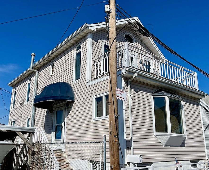 1st image of 7 Bartlett Pl #1