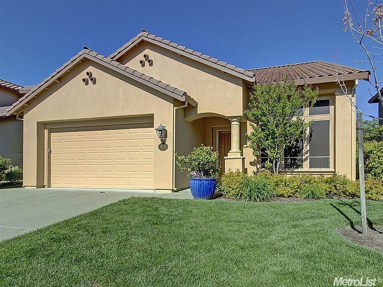 1st image of 1032 Souza Dr