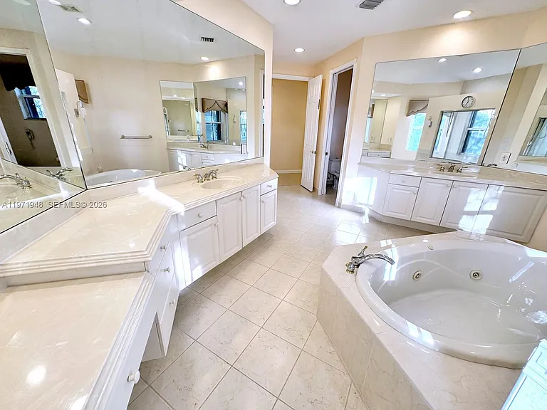 5028 SW 170th Ave — Photo 41