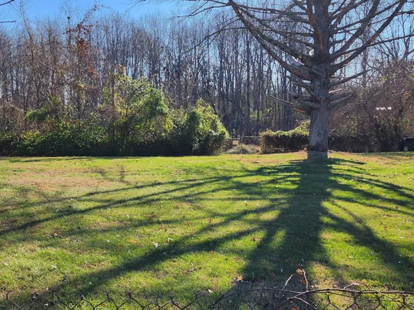 6913 Sylvania 4 Rd, Louisville, KY 40258