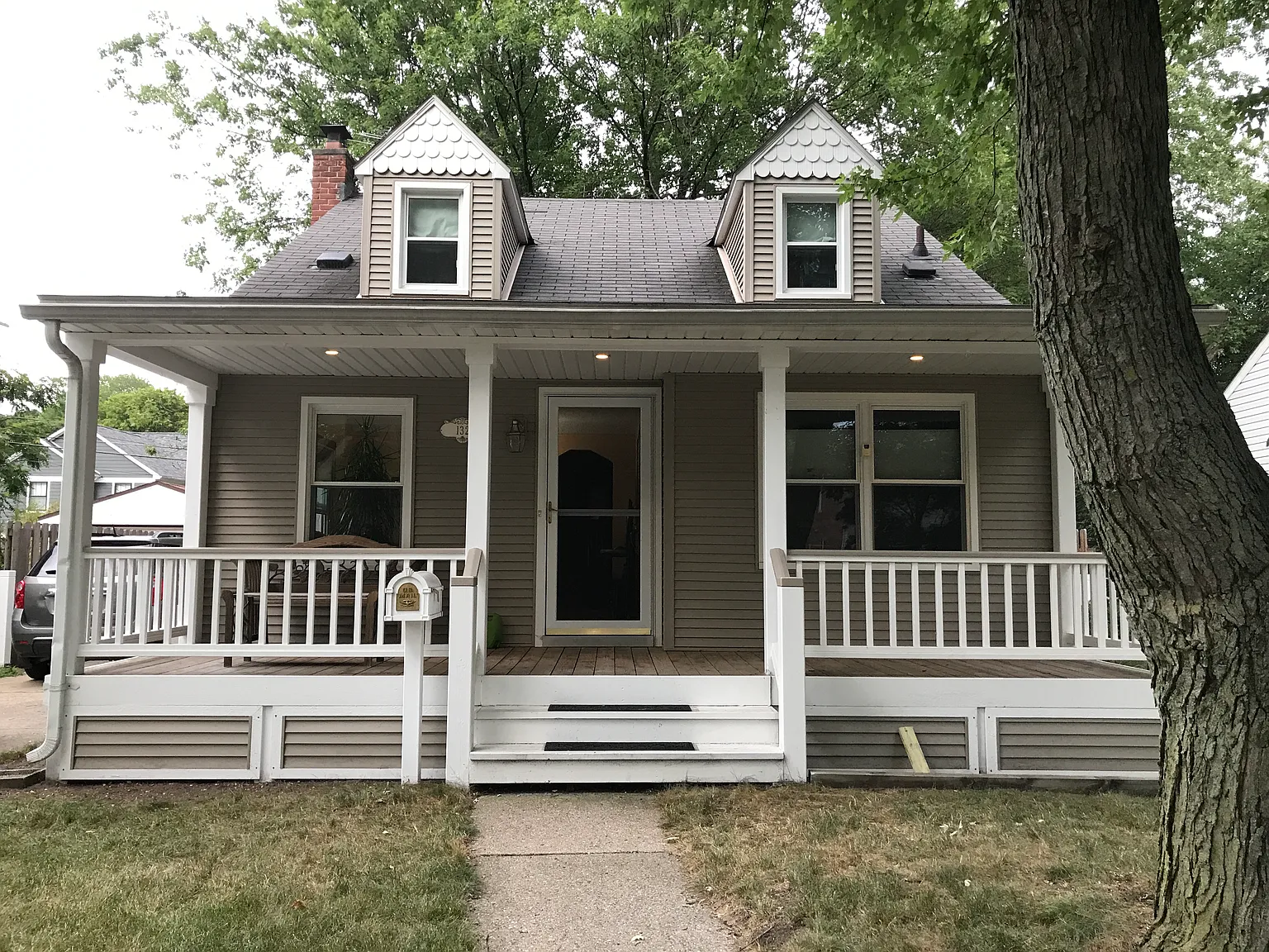 132 N Rembrandt Ave photo 1