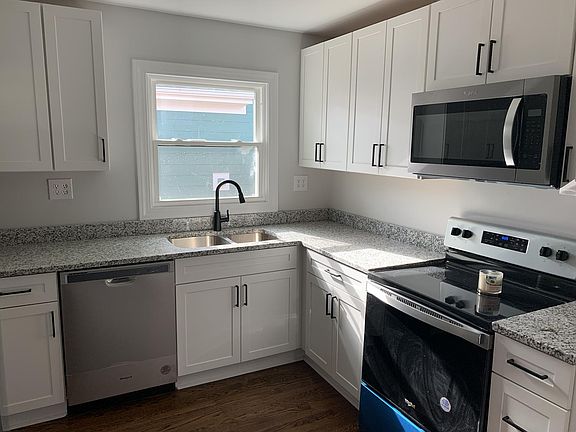 Completely renovated new kitchen with granite countertops