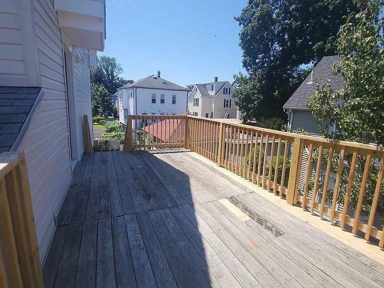 12 Hazelwood St — Photo 4