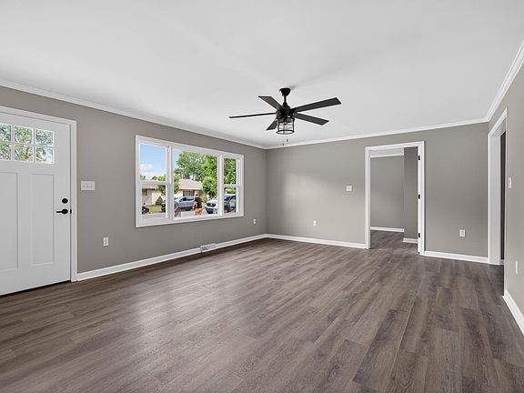 5th image of 112 Leslie Dr