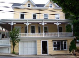 57 Main St, Hampton, NJ 08827