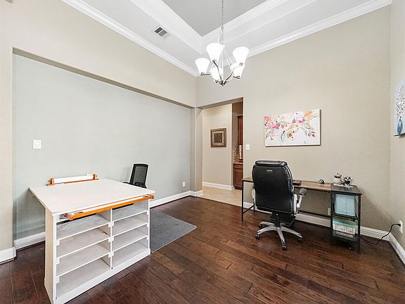 3rd image of 3931 Banks Landing Ct