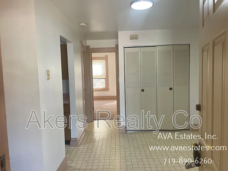 407 W 11th St #B — Photo 5