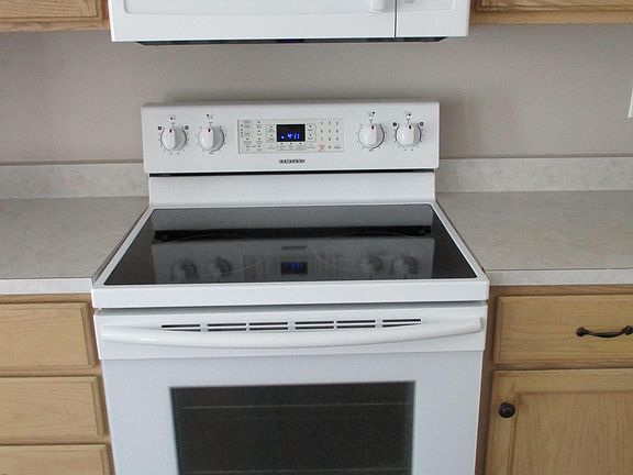 4th image of 6957 Thousand Oaks Ln