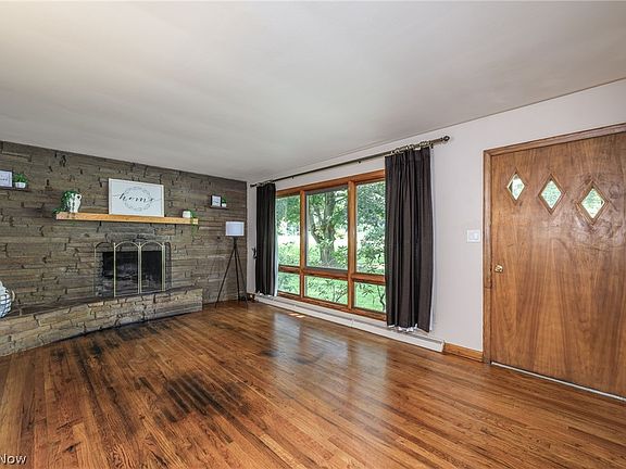2nd image of 1739 Congress Lake Rd