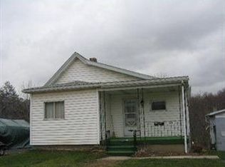 110 1st St, Ellwood City, PA 16117