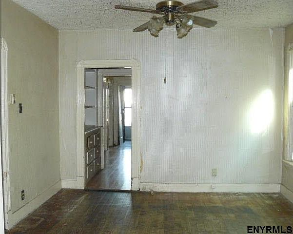 2nd image of 514 Mumford St