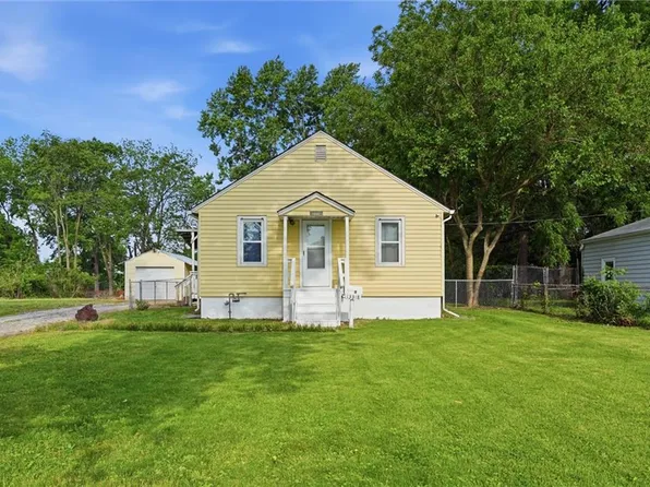 13318 Parker Ave, Grandview, MO 64030