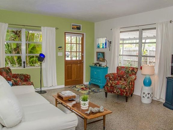 4th image of 14026 Marguerite Dr