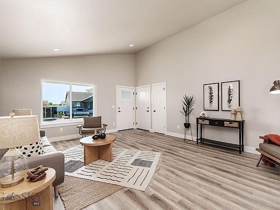 2nd image of 2204 Oriole Dr