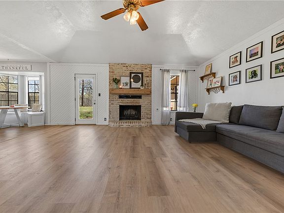 5th image of 2611 Wilderness Dr N