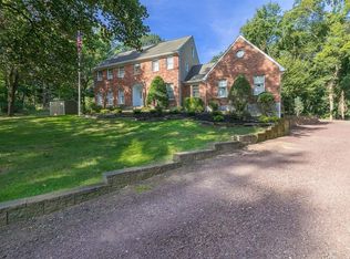 47 James Neck Rd, Saint James, NY 11780