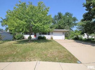 5703 N Rosemead Dr, Peoria, IL