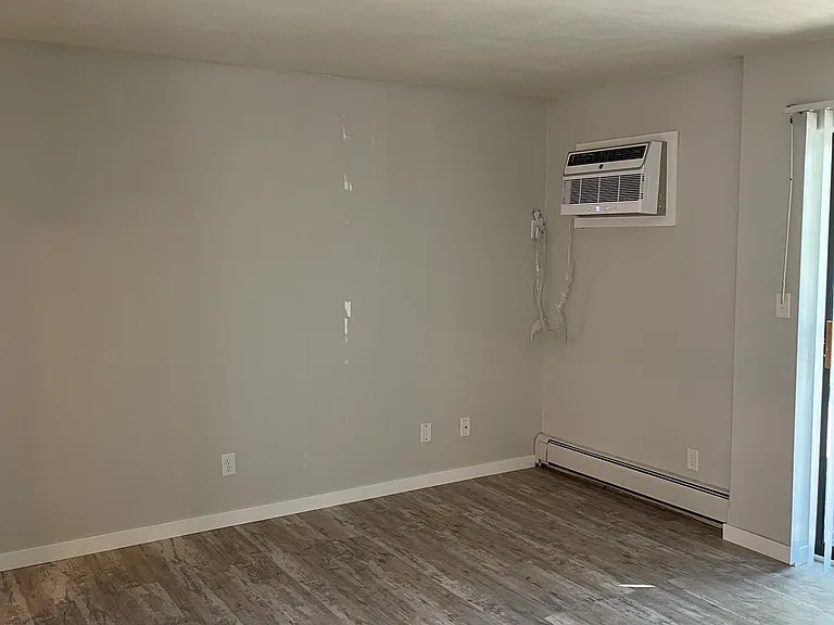 443 S Johnson St #4S — Photo 6
