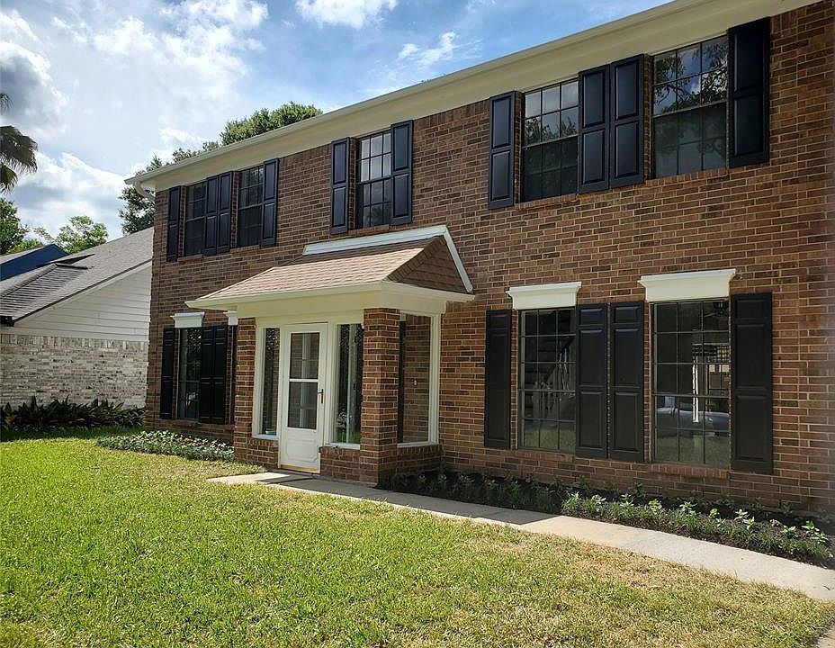 1st image of 2644 Sawyer Dr
