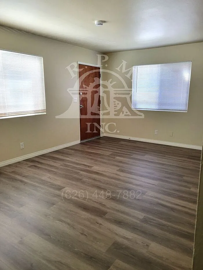 2 bed, 1.0 bath, 700 sqft, $2,195 — Photo 2