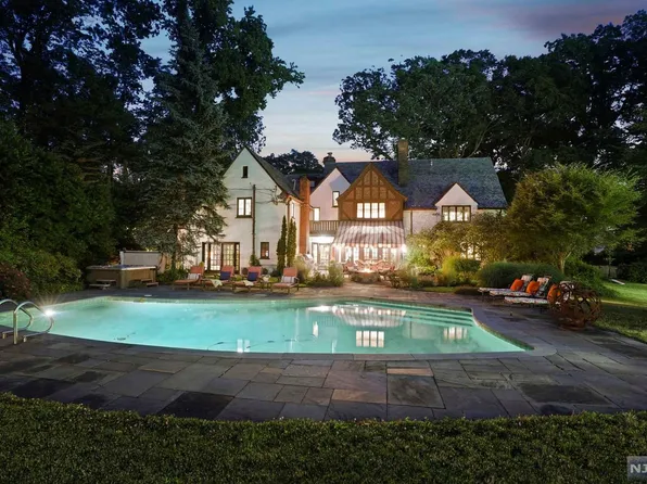 85 Stonebridge Rd, Montclair, NJ 07042