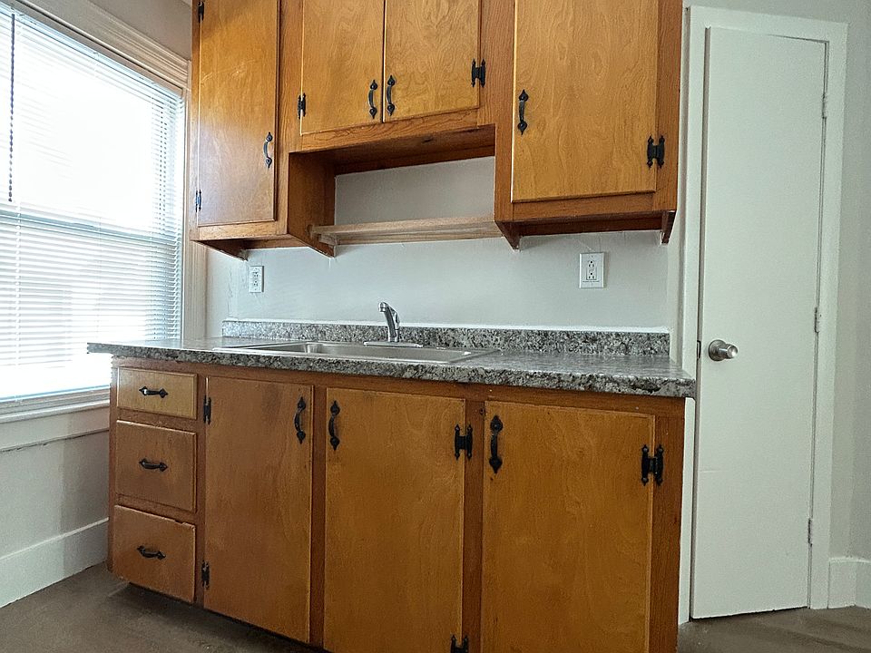 1st image of 18 Ash St Unit A