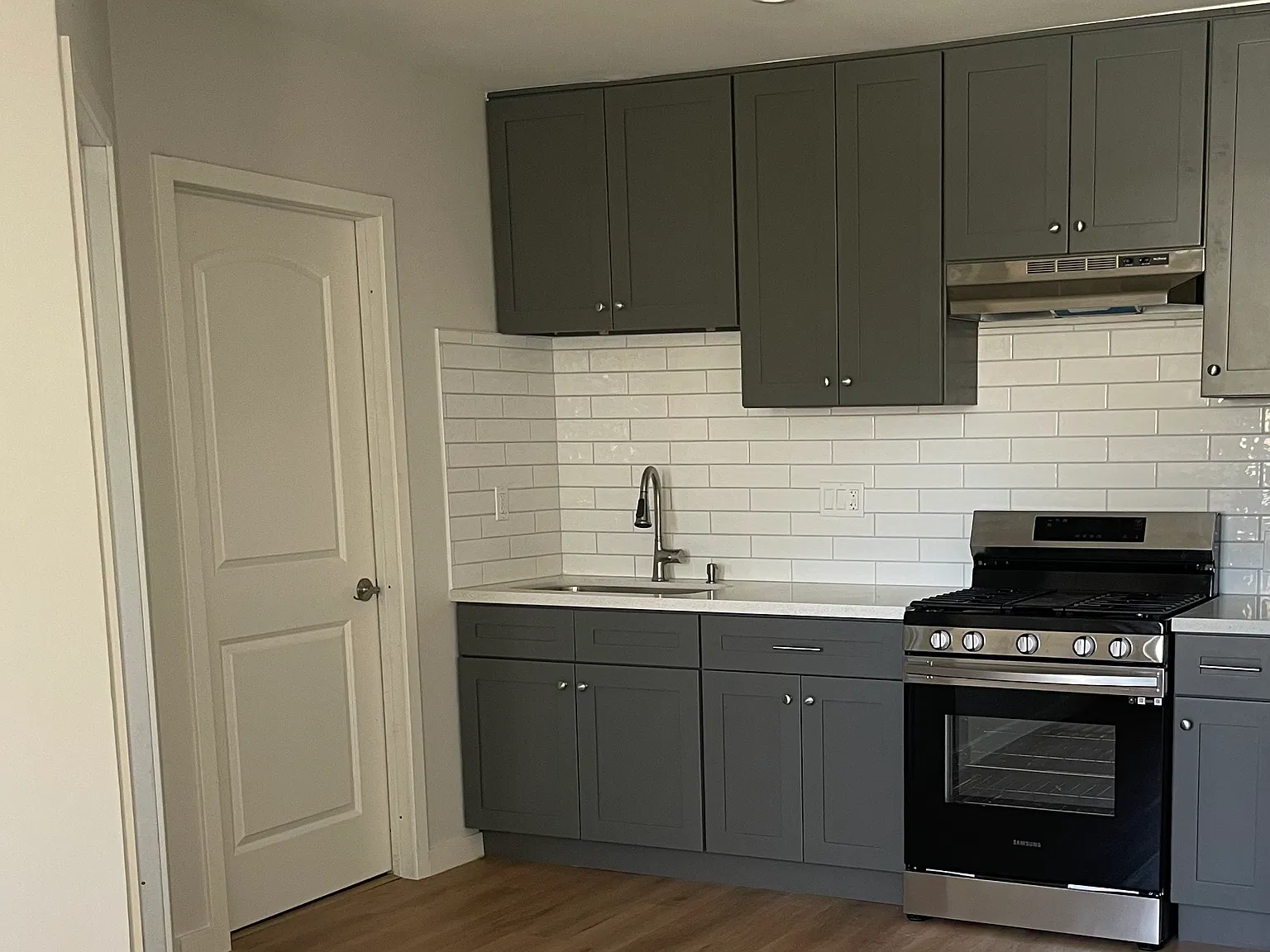 1 bed, 400 sqft, $2,200 — Photo 3