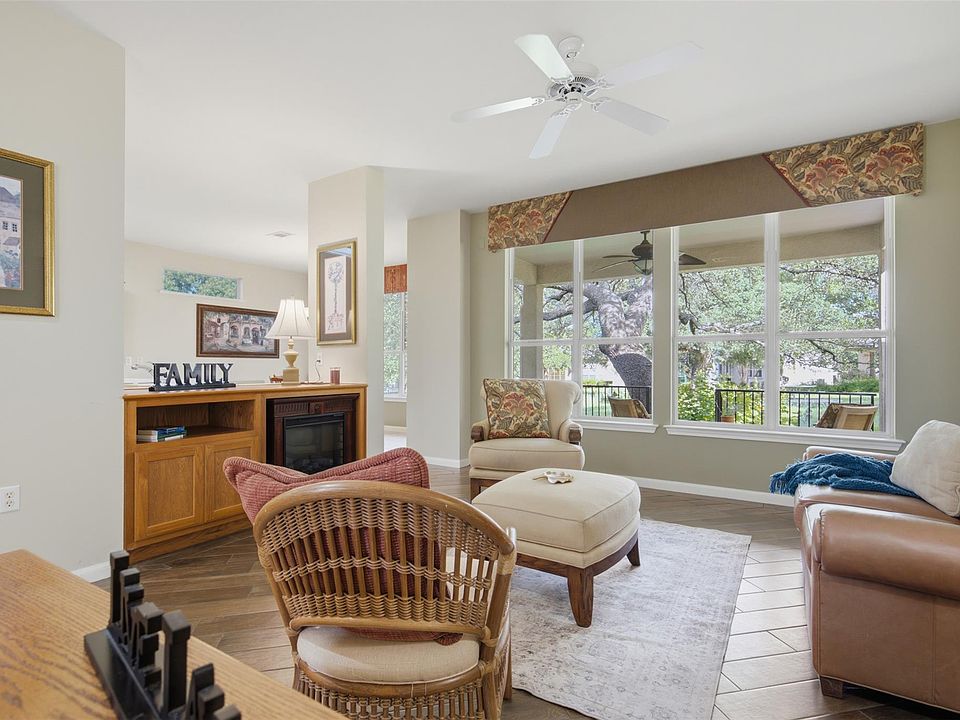 1st image of 113 Larkspur Ln