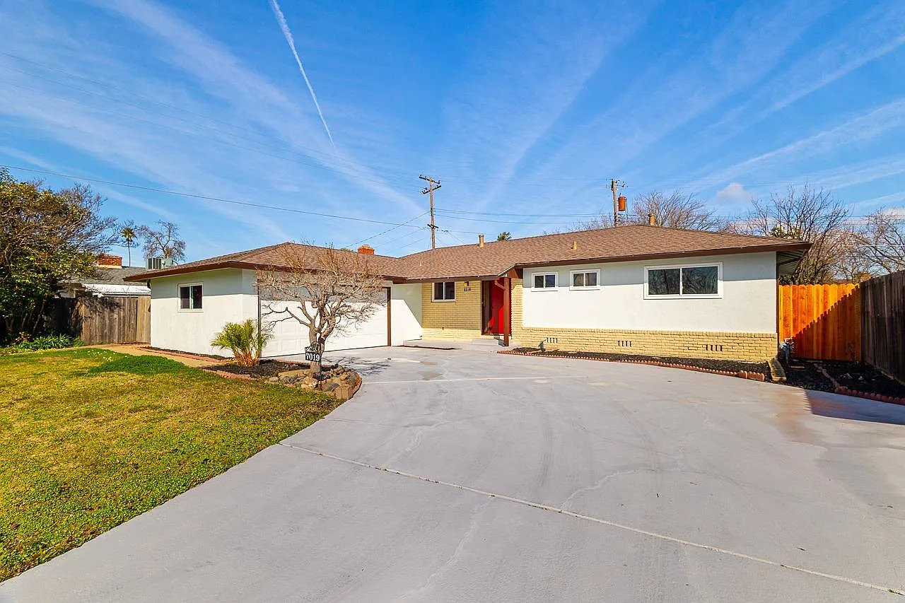 7019 Hogan Dr photo 1