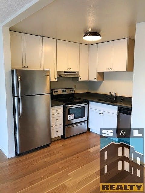 1st image of 221 19th Ave #1