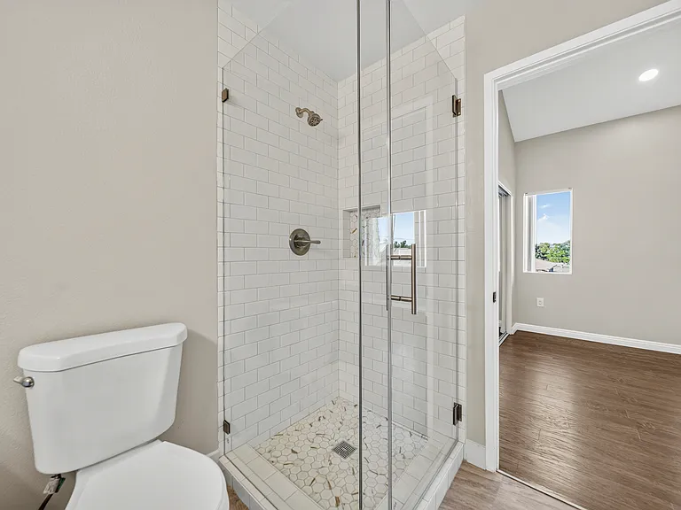 707 E Lomita Ave #4 — Photo 24