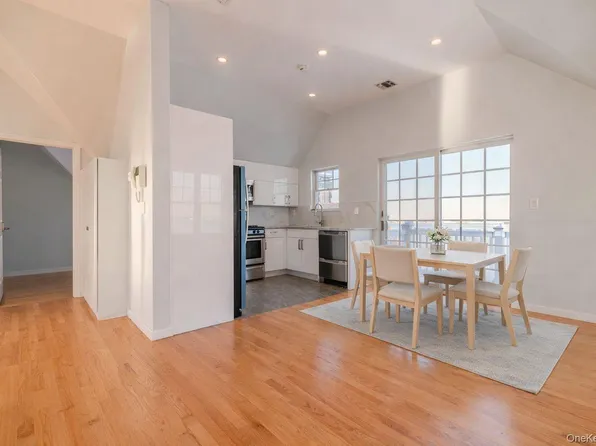 16823 Powells Cove Boulevard #12, Beechhurst, NY 11357