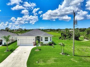 150 Wright Dr, Rotonda West, FL 33947