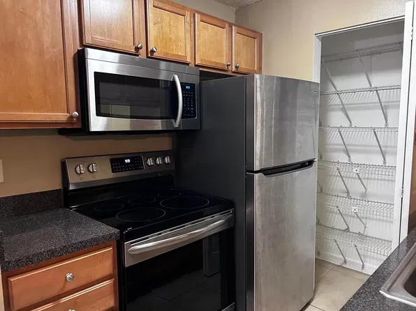 209 Lake Brook Cir Unit 201, Brandon, FL 33511