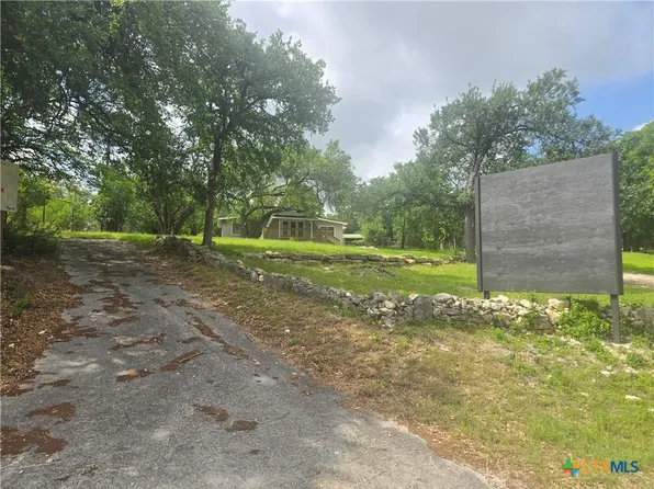 8251 Fm 2673, Canyon Lake, TX 78133