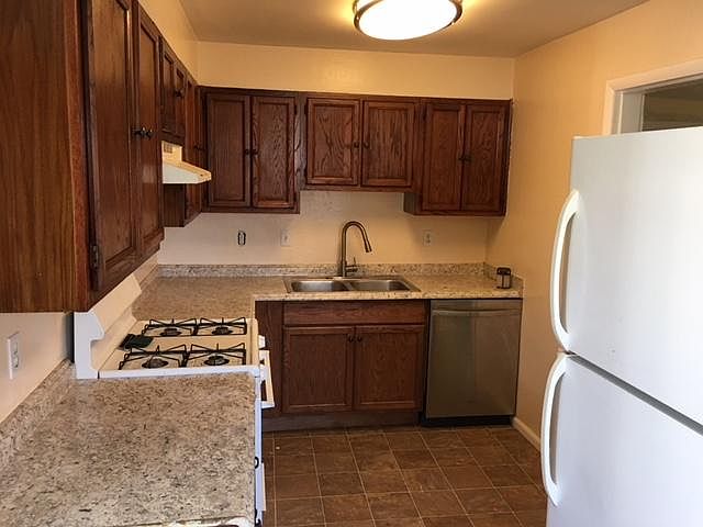 2nd image of 1124 Macon St