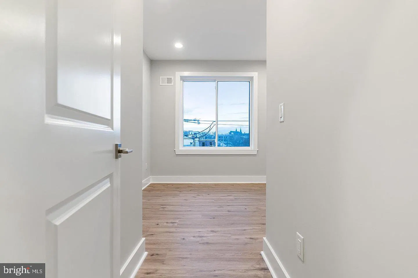 2 bed, 1.0 bath, $1,675 — Photo 4