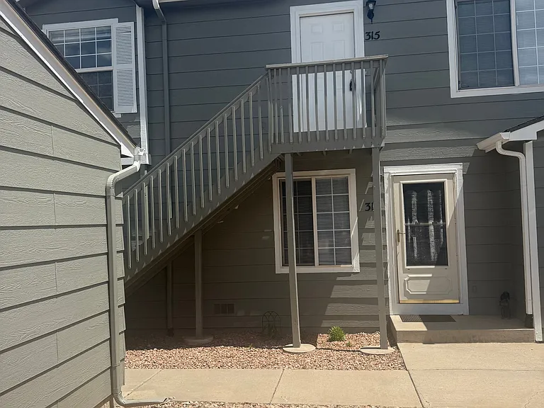 315 Ellers Grv — Photo 5