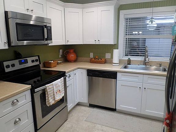 2nd image of 517 Leaf Cir