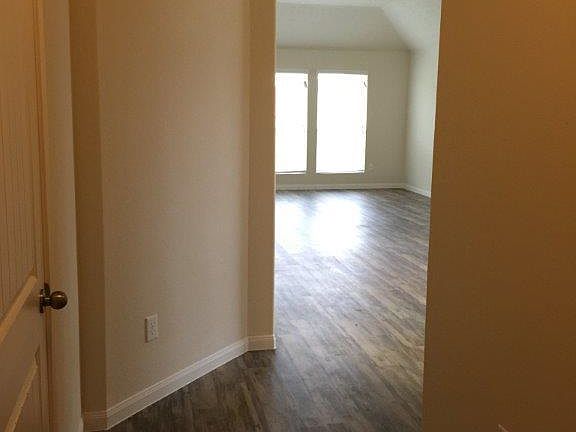 3rd image of 2502 Costa Verde Way