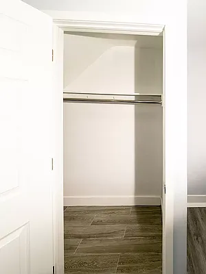 Rented by Daniel Gale Sotheby's International Realty | media 17