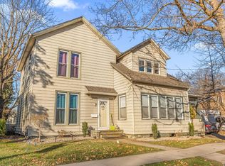 711 Napoleon St, Valparaiso, IN 46383